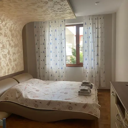 Robinzon 3bd Lux By Flat Mаnager 埃勒尼特