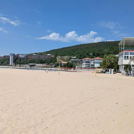 Robinzon 3bd Lux By Flat Mаnager 公寓 埃勒尼特