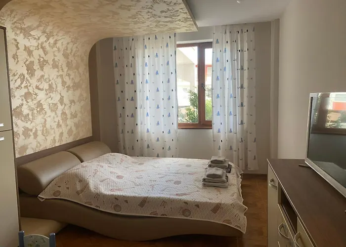 Robinzon 3bd Lux By Flat Mаnager Elenite